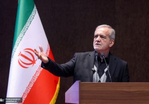 قوی‌ترین سلاح در برابر دشمنان ایجاد امید و دلگرمی در مردم است