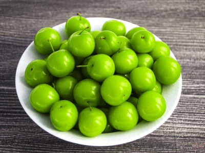 تولید بیش از ۴۹۰۰ تنی گوجه سبز