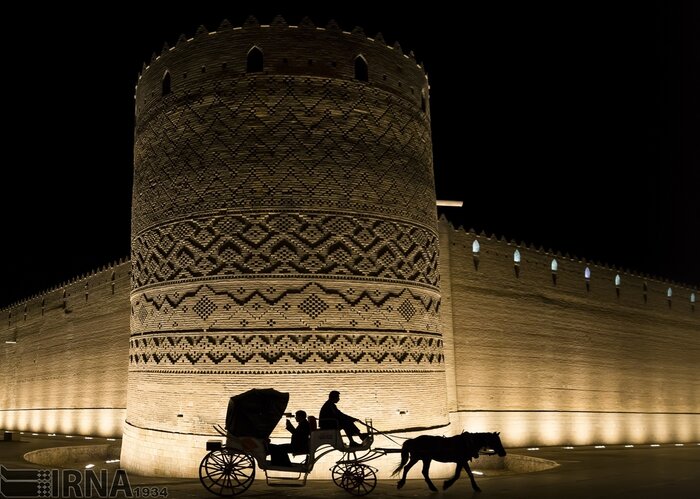 دومین بازارچه شهاب‌سنگ‌ در شهر دایناسورهای ایران برگزار می‌شود