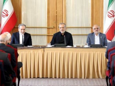 روابط با کشور‌های همسایه را باید تقویت کنیم