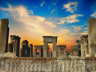 سفرا و نمایندگان ۱۷ کشور برای حضور در کنسرت تخت‌جمشید به شیراز آمدند