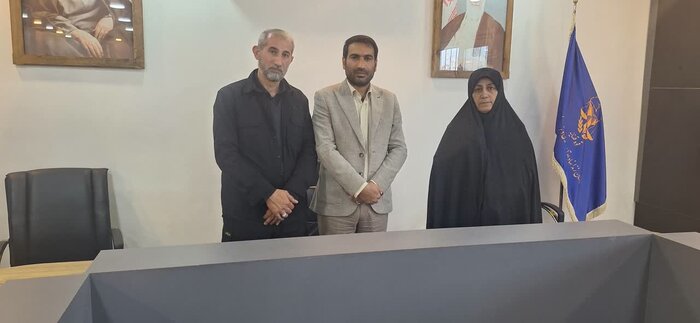 چراغی از دل داغ؛ بانویی که هزینه ختم برادرش را خرج آزادی کرد چراغی از دل داغ؛ بانویی که هزینه ختم برادرش را خرج آزادی کرد