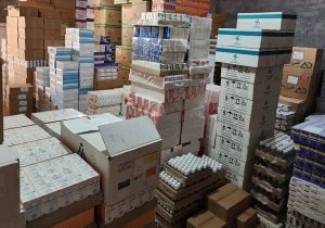 کشف داروهای حیاتی و شیرخشک احتکاری در قائم شهر