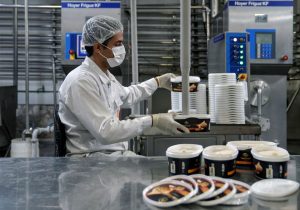 حفظ تولید باید اولویت نخست باشد/ دولت از بروز کمبود کالا در بازار جلوگیری کرد