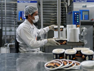 حفظ تولید باید اولویت نخست باشد/ دولت از بروز کمبود کالا در بازار جلوگیری کرد