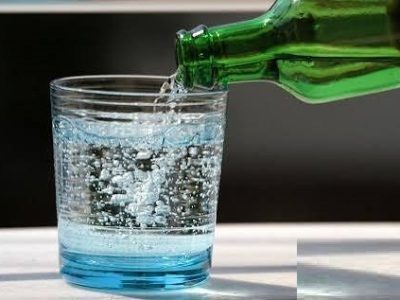 آیا آب گازدار برای دندانها مضر است؟